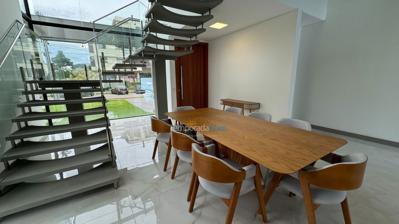 Casa para aluguel de temporada em Florianopolis (Jurerê Internacional)