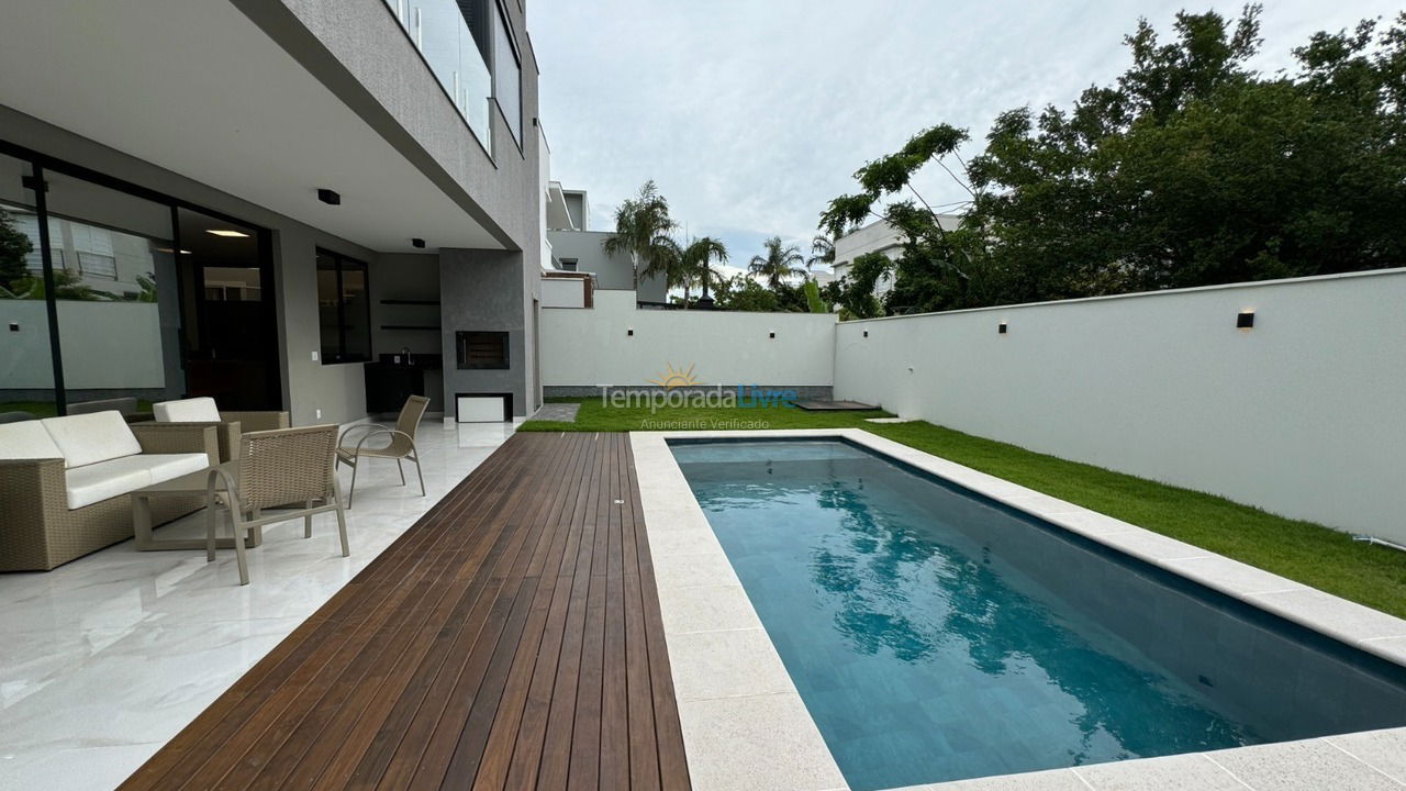 Casa para aluguel de temporada em Florianopolis (Jurerê Internacional)