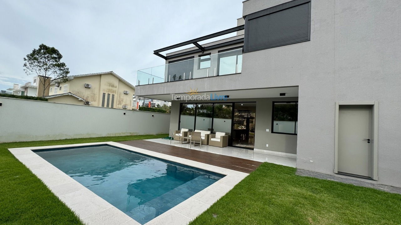 Casa para aluguel de temporada em Florianopolis (Jurerê Internacional)