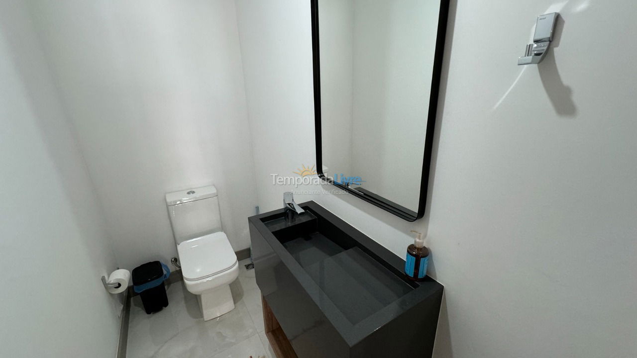 Casa para aluguel de temporada em Florianopolis (Jurerê Internacional)