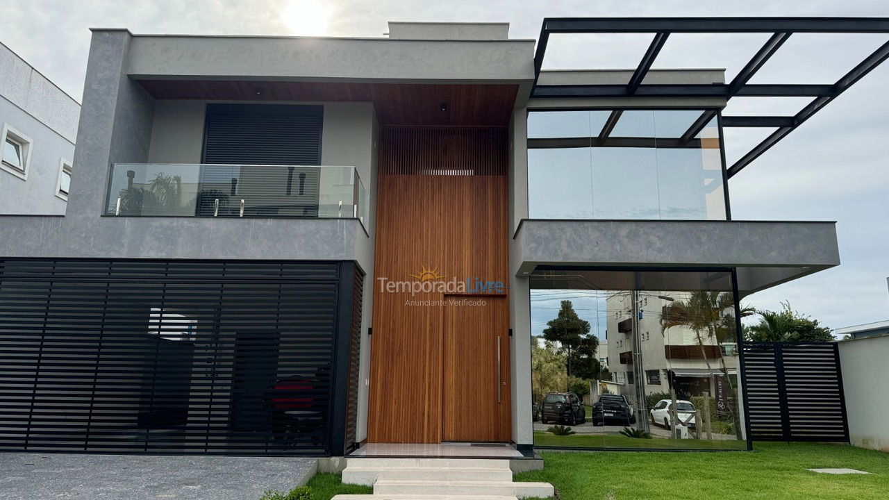 Casa para aluguel de temporada em Florianopolis (Jurerê Internacional)