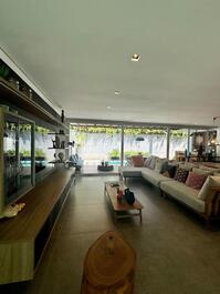 House in a condominium on Juquehy beach