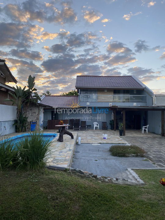 House for vacation rental in Guaratuba (Coroados)