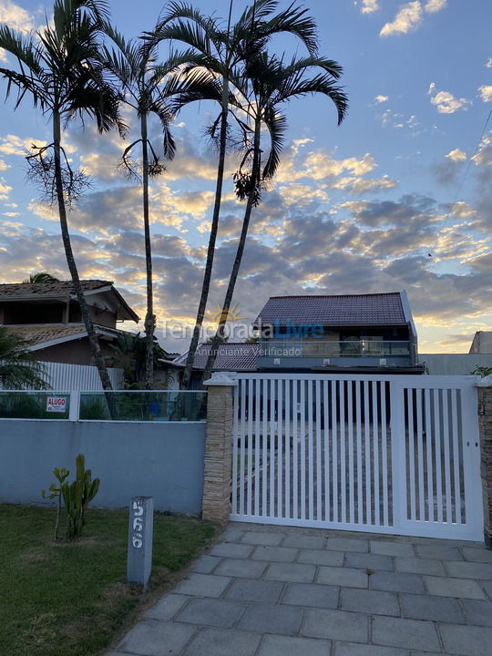 House for vacation rental in Guaratuba (Coroados)