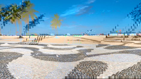 COPACABANA Lady Gaga e Primeiro de Maio p/ 4 ou 5 pessoas