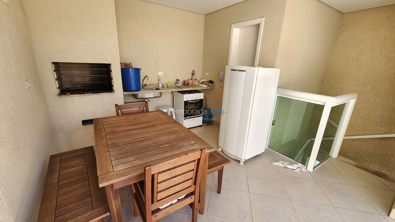 Apartamento para aluguel de temporada em Guarujá (Pitangueiras)
