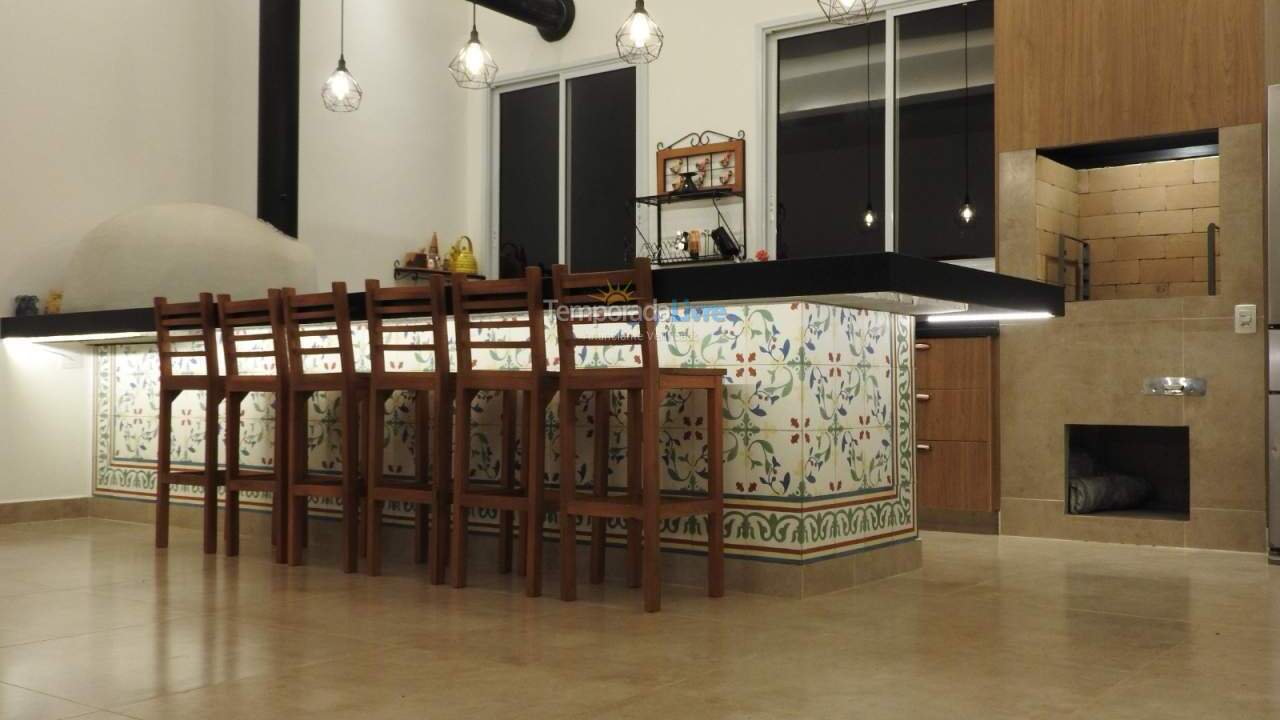Casa para aluguel de temporada em Cesário Lange (Haras Vtp)
