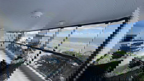 Apartamento 4 habitaciones frente al mar Meia Praia SC