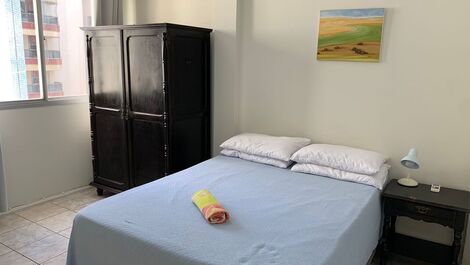 1 Dormitorio Vista Lateral com Pé na Areia