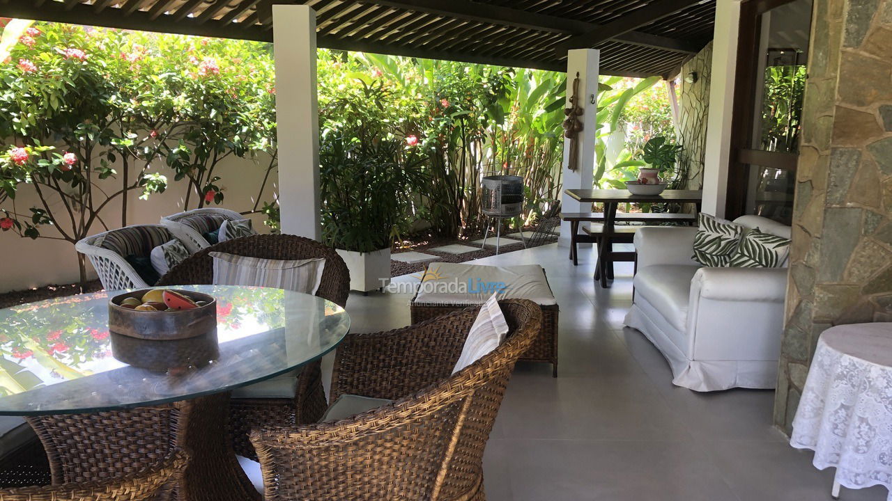Casa para aluguel de temporada em Camaçari (Monte Gordo Guarajuba)