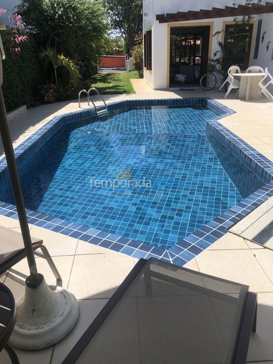 Casa para aluguel de temporada em Camaçari (Monte Gordo Guarajuba)