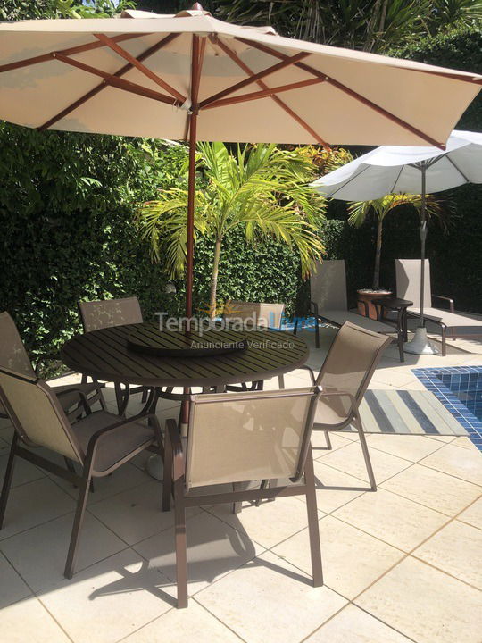 Casa para aluguel de temporada em Camaçari (Monte Gordo Guarajuba)