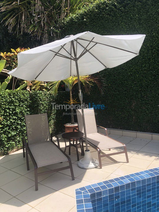 Casa para aluguel de temporada em Camaçari (Monte Gordo Guarajuba)