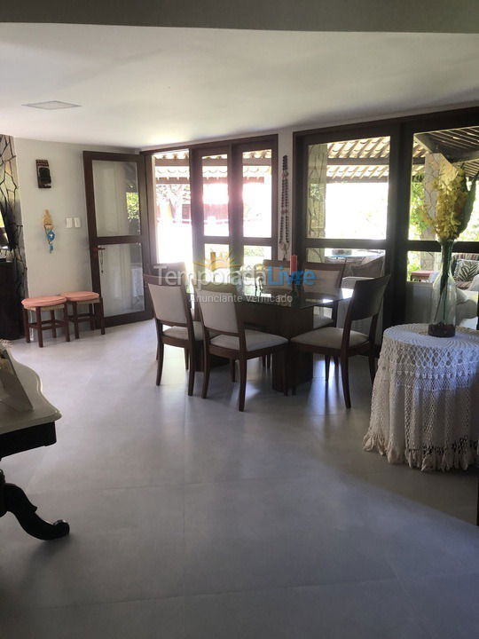 Casa para aluguel de temporada em Camaçari (Monte Gordo Guarajuba)