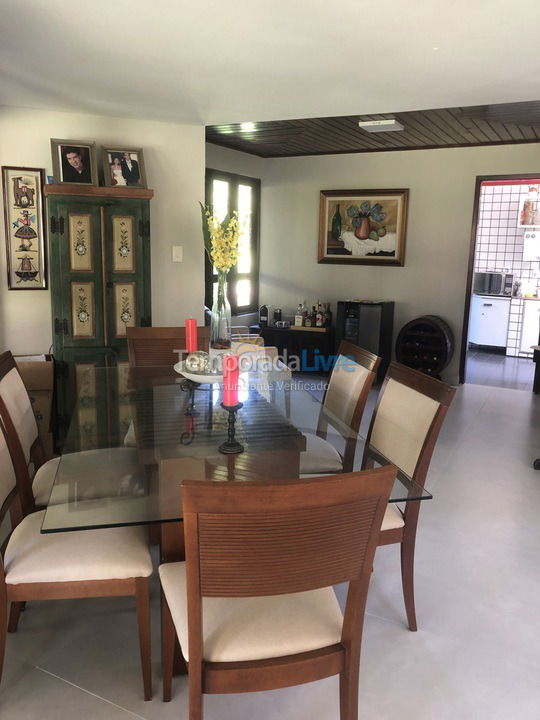 Casa para aluguel de temporada em Camaçari (Monte Gordo Guarajuba)
