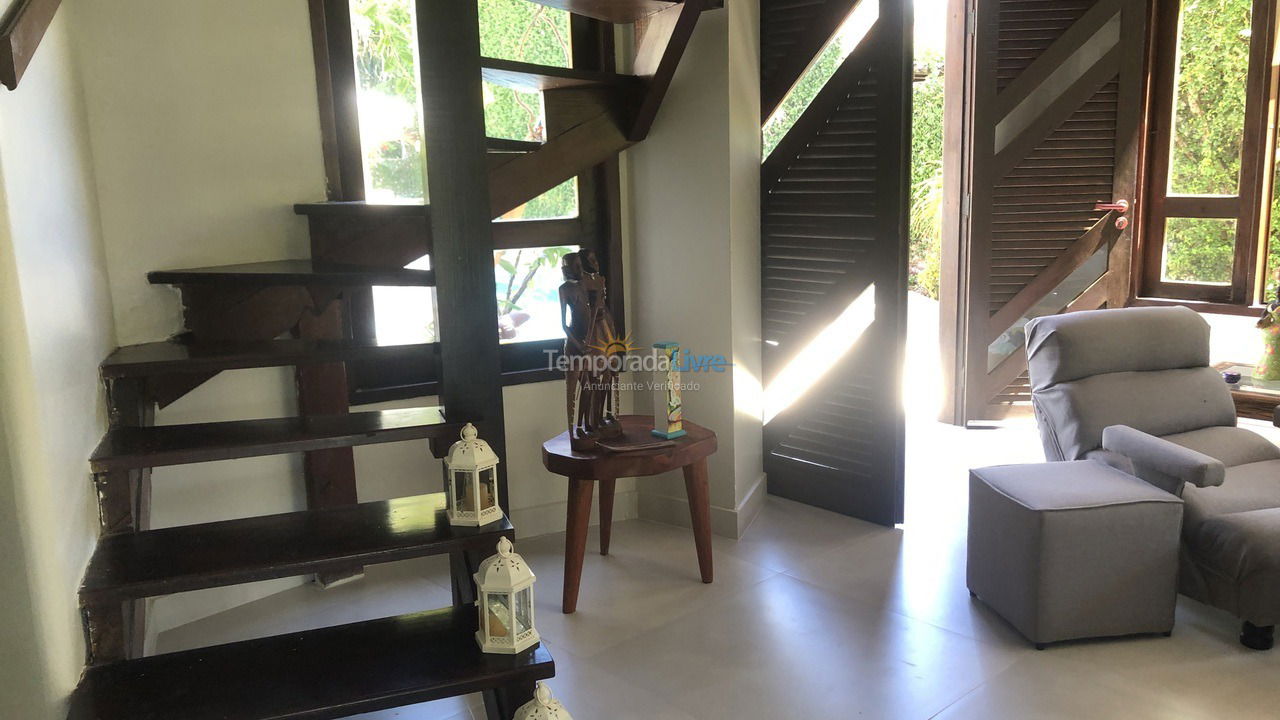 Casa para aluguel de temporada em Camaçari (Monte Gordo Guarajuba)