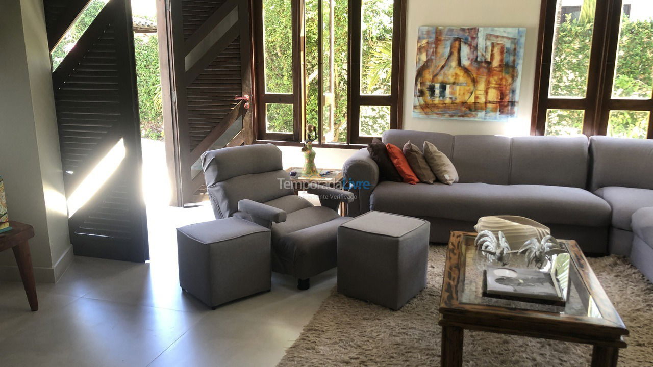 Casa para aluguel de temporada em Camaçari (Monte Gordo Guarajuba)