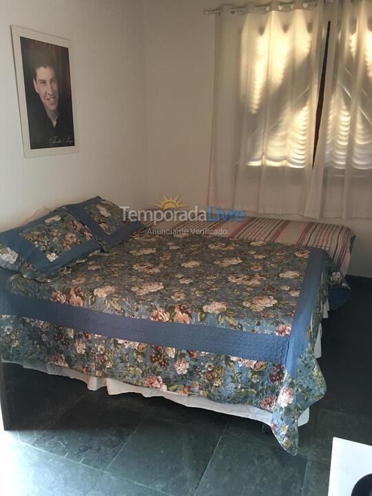 Casa para aluguel de temporada em Camaçari (Monte Gordo Guarajuba)