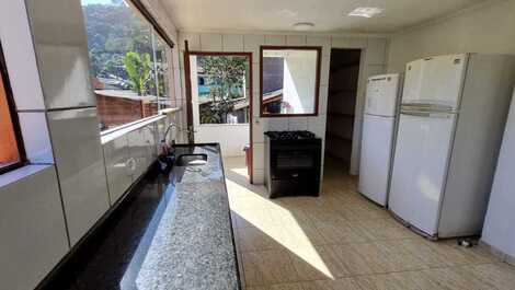 House with pool for 20 people