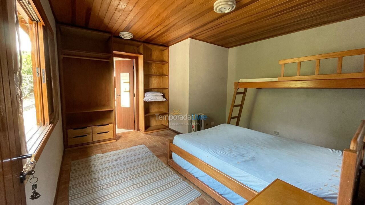 Casa para aluguel de temporada em Campos do Jordão (Descansopolis)
