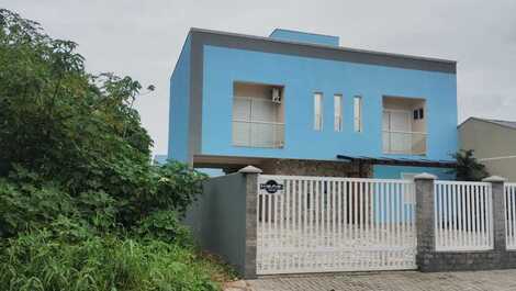 House with pool, for vacation rentals for 14 people