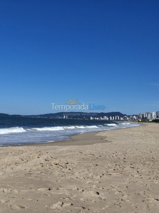 Apartment for vacation rental in Balneário Piçarras (Itacolomi)