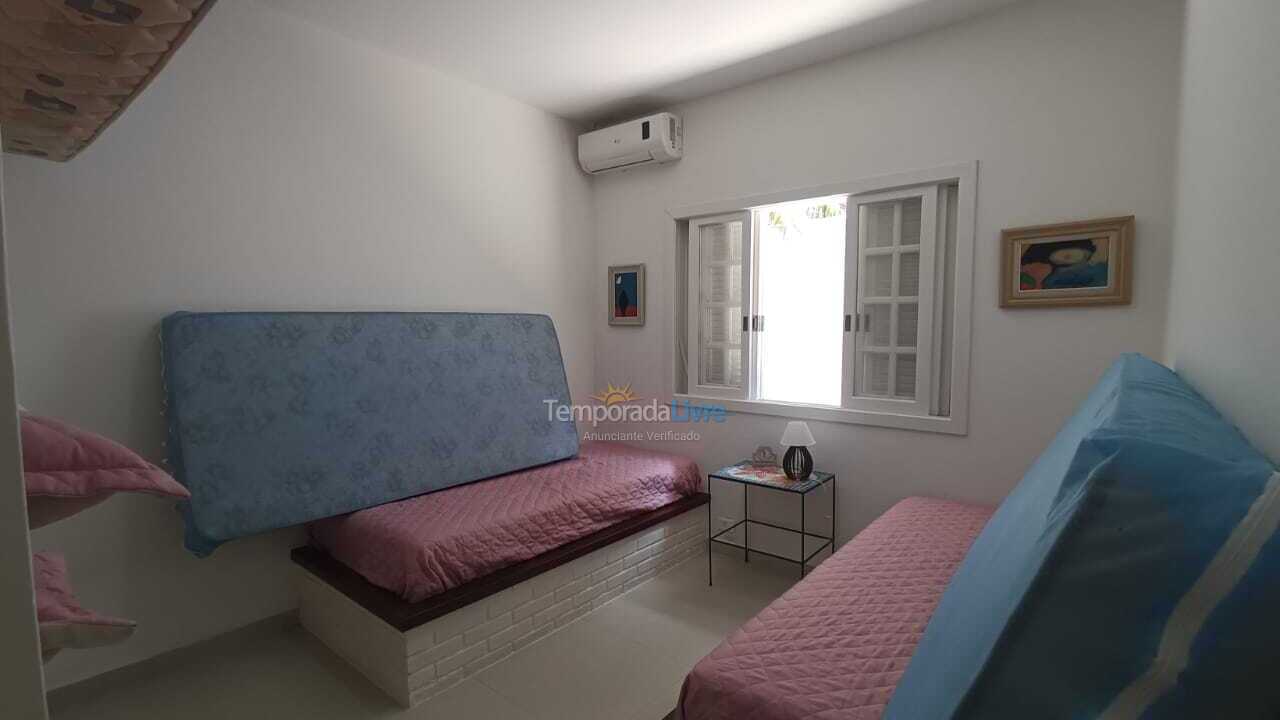 Casa para alquiler de vacaciones em São Sebastião (Condomínio Aldeia da Baleia)