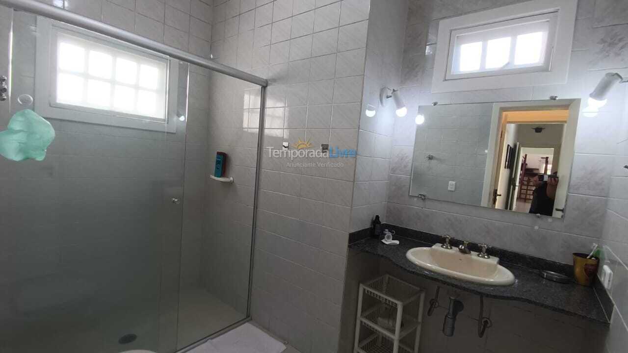 Casa para alquiler de vacaciones em São Sebastião (Condomínio Aldeia da Baleia)