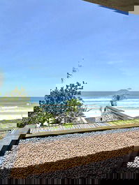 Frente ao Mar, pé na areia, 4 suítes, piscina privativa, espaço gourme