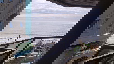 APARTAMENTO QUADRA MAR,PRA 10 PESSOAS TEMPORADA MEIA PRAIA ITAPEMA SC