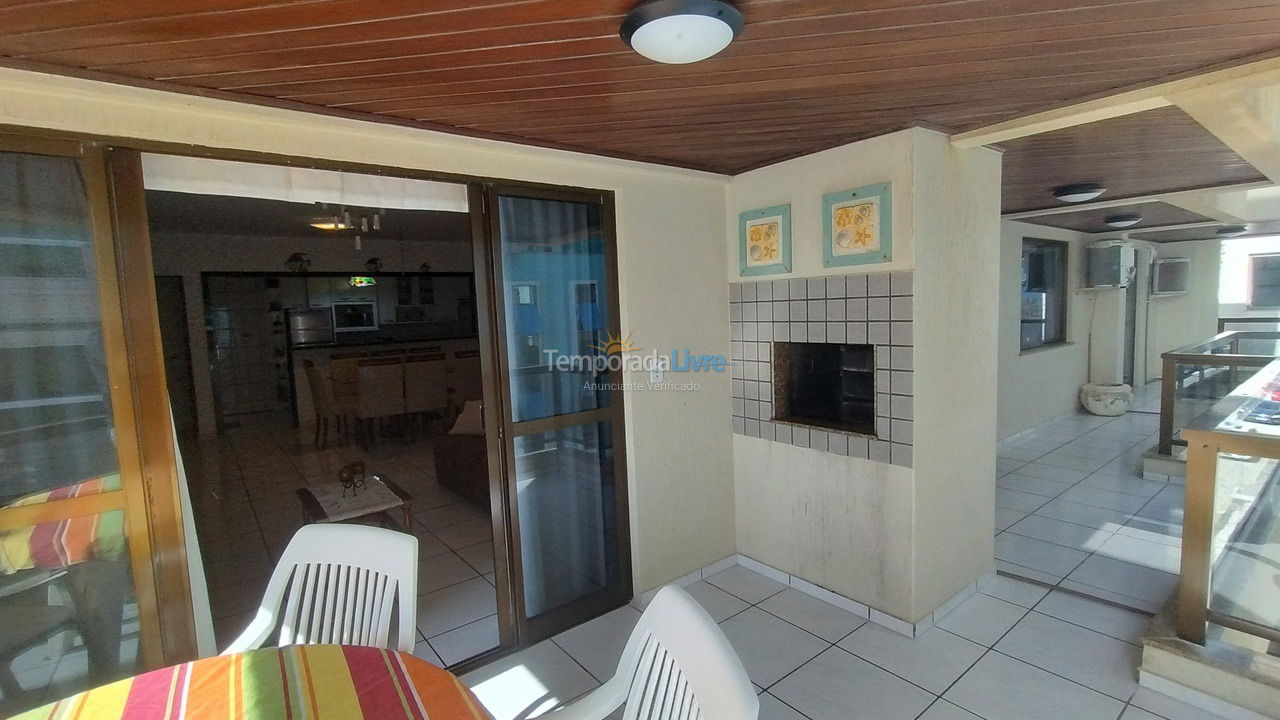 Apartamento para aluguel de temporada em Itapema (Meia Praia)