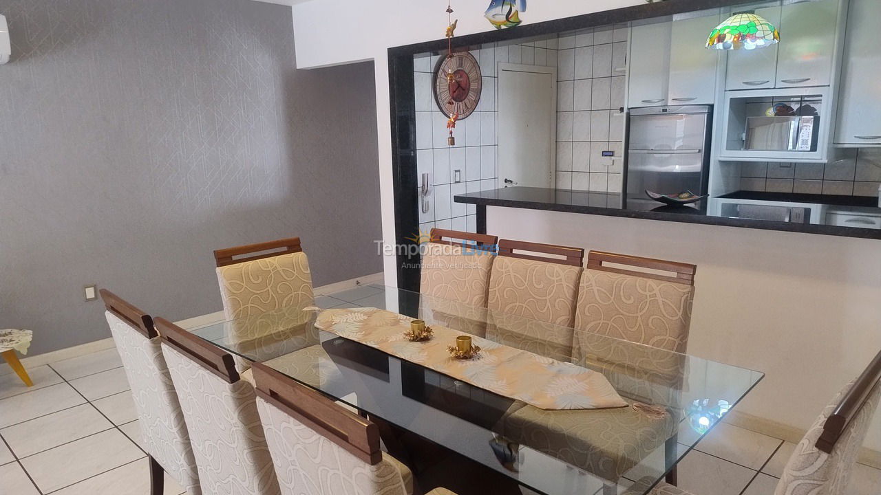 Apartamento para aluguel de temporada em Itapema (Meia Praia)