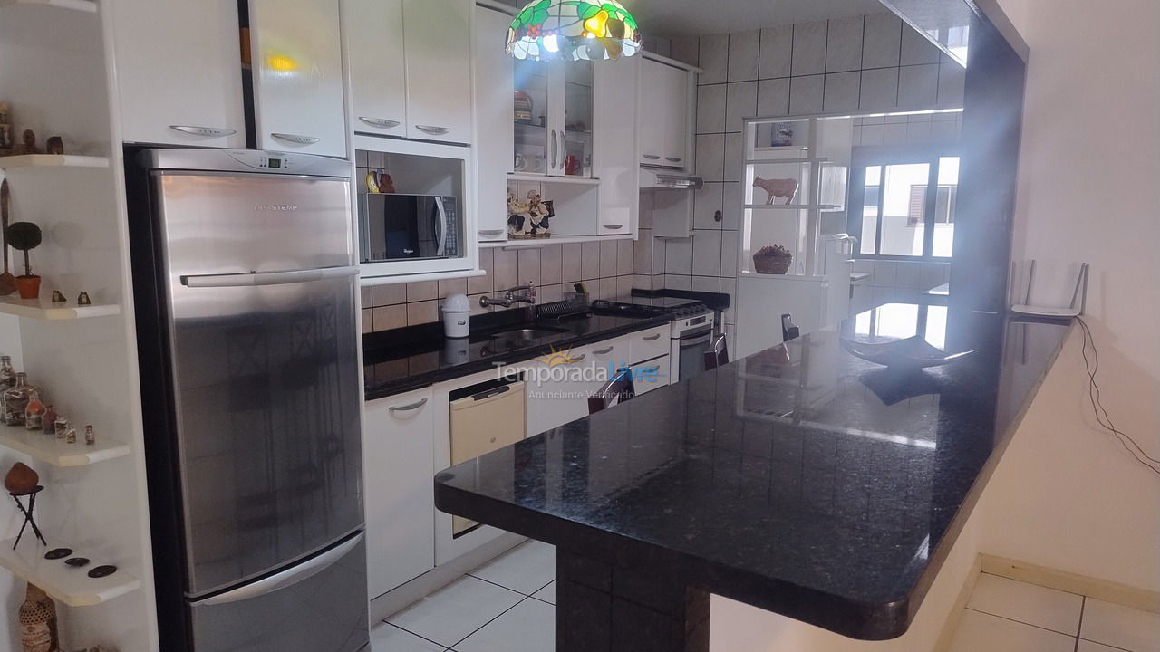 Apartamento para aluguel de temporada em Itapema (Meia Praia)