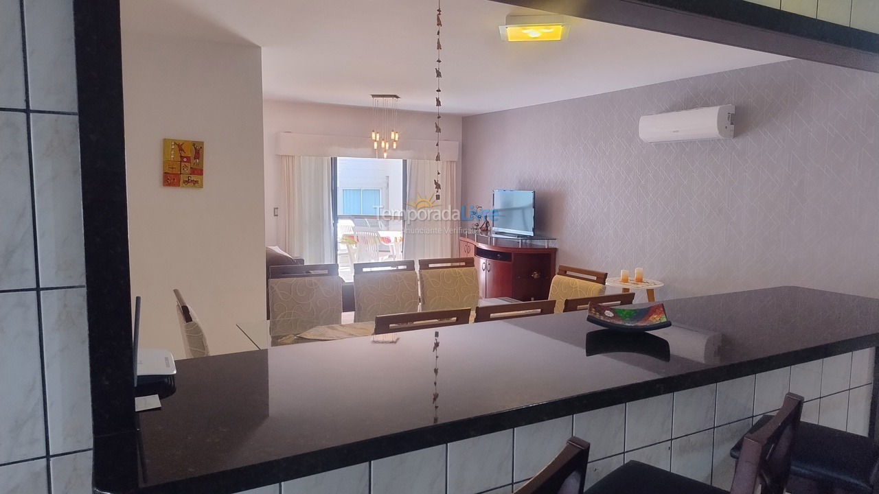 Apartamento para aluguel de temporada em Itapema (Meia Praia)