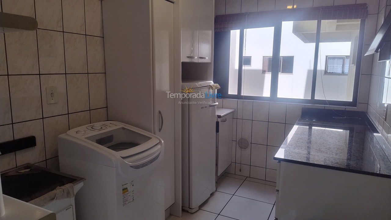 Apartamento para aluguel de temporada em Itapema (Meia Praia)