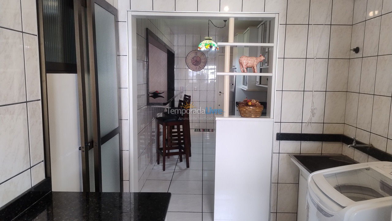 Apartamento para aluguel de temporada em Itapema (Meia Praia)