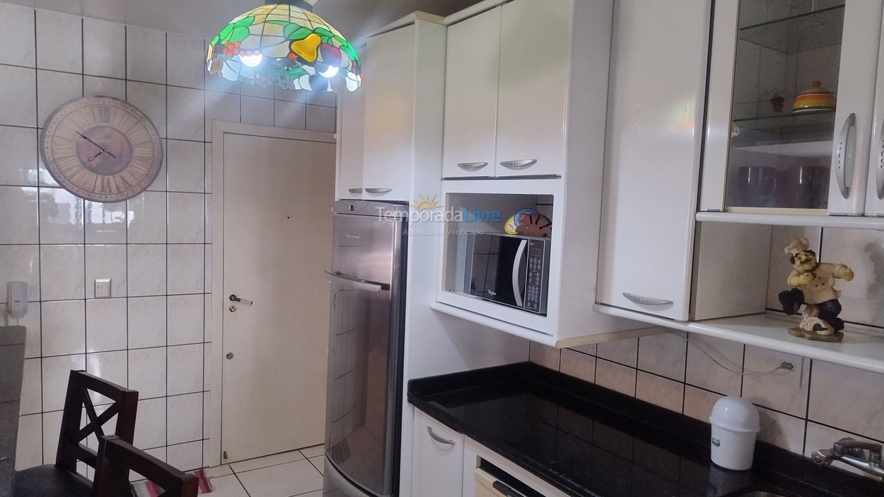 Apartamento para aluguel de temporada em Itapema (Meia Praia)