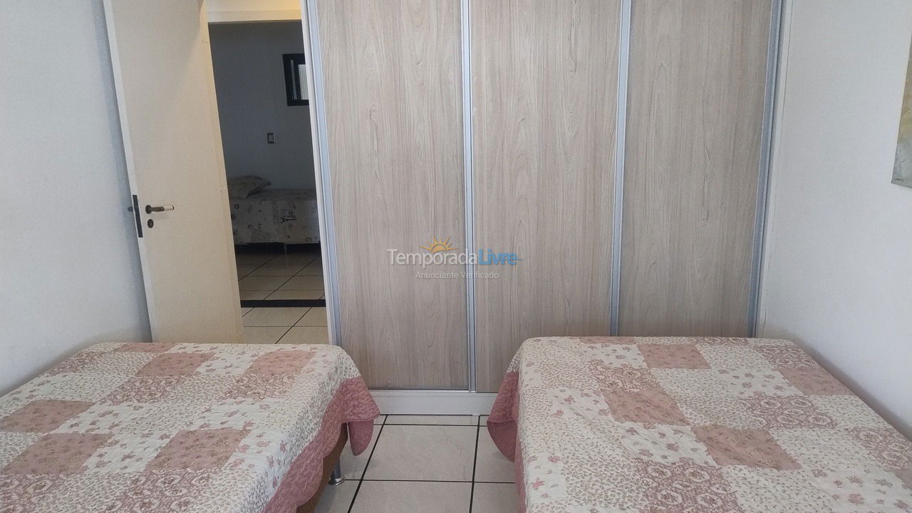 Apartamento para aluguel de temporada em Itapema (Meia Praia)