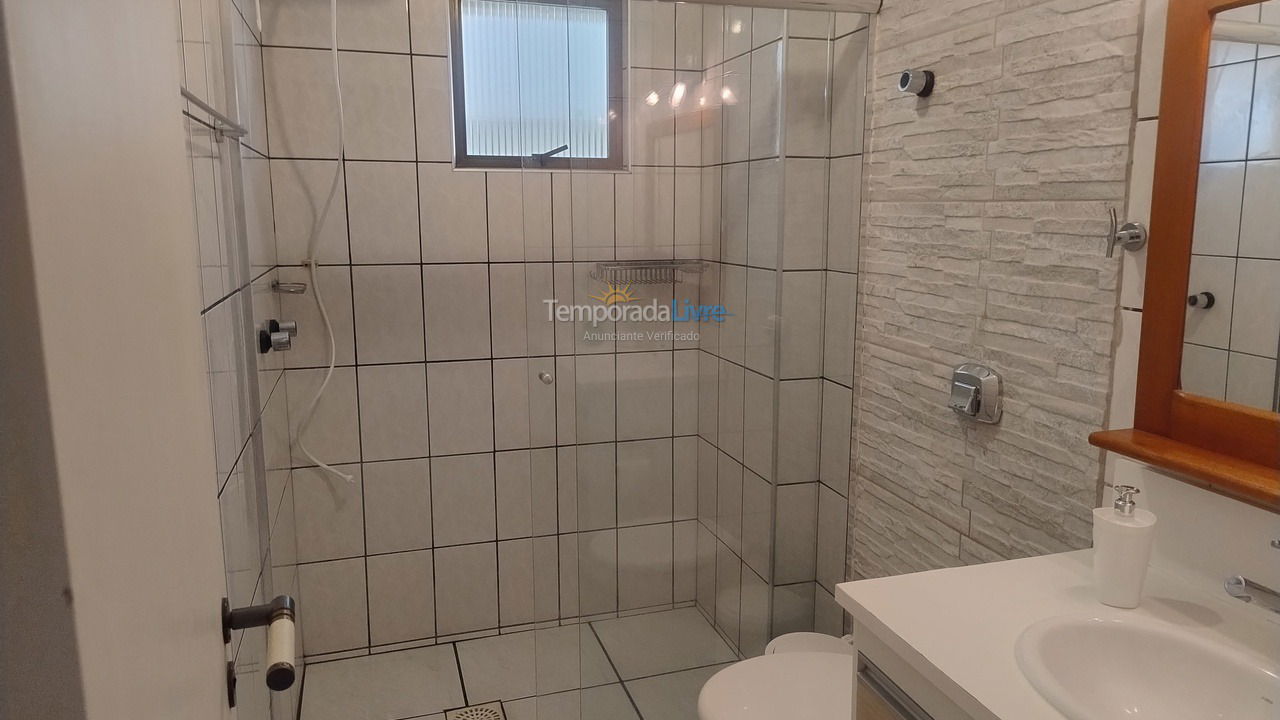 Apartamento para aluguel de temporada em Itapema (Meia Praia)