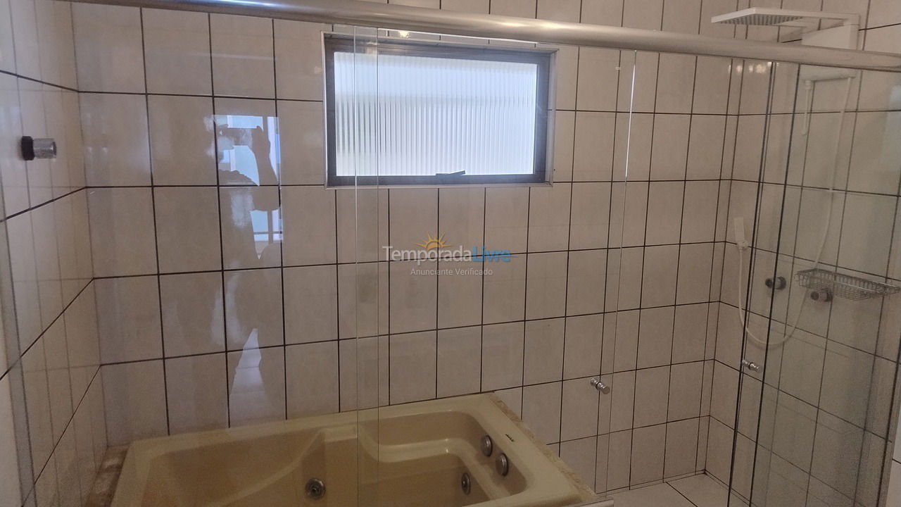 Apartamento para aluguel de temporada em Itapema (Meia Praia)
