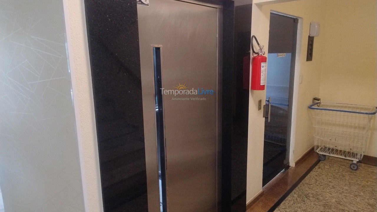 Apartamento para aluguel de temporada em Itapema (Meia Praia)