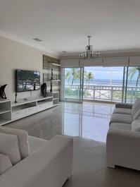 Conforto Exclusivo e vista deslumbrante à beira Mar - Alto Padrão