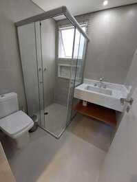 5 suites, swimming pool and sauna in a condominium. Juquehy. 150 meters from the beach.