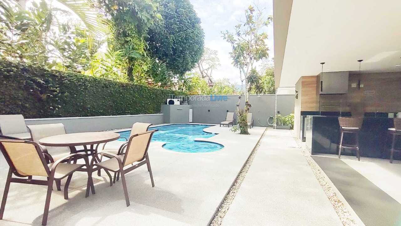 Casa para alquiler de vacaciones em São Sebastião (Praia da Baleia)