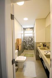 En condominio en Baleia, 5 suites, piscina privada, barbacoa.