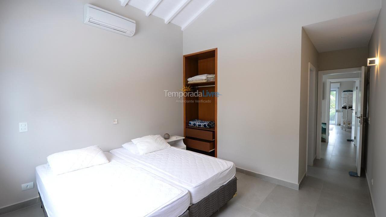 Casa para alquiler de vacaciones em São Sebastião (Praia da Baleia)