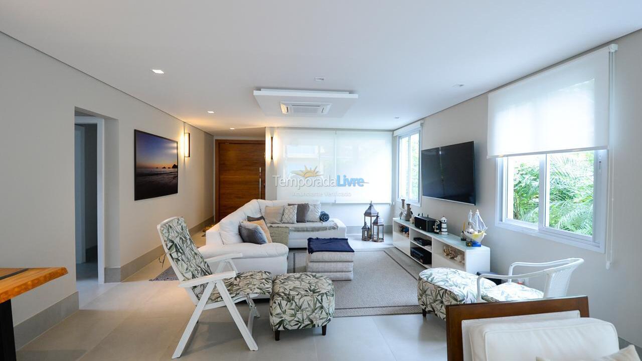 Casa para alquiler de vacaciones em São Sebastião (Praia da Baleia)