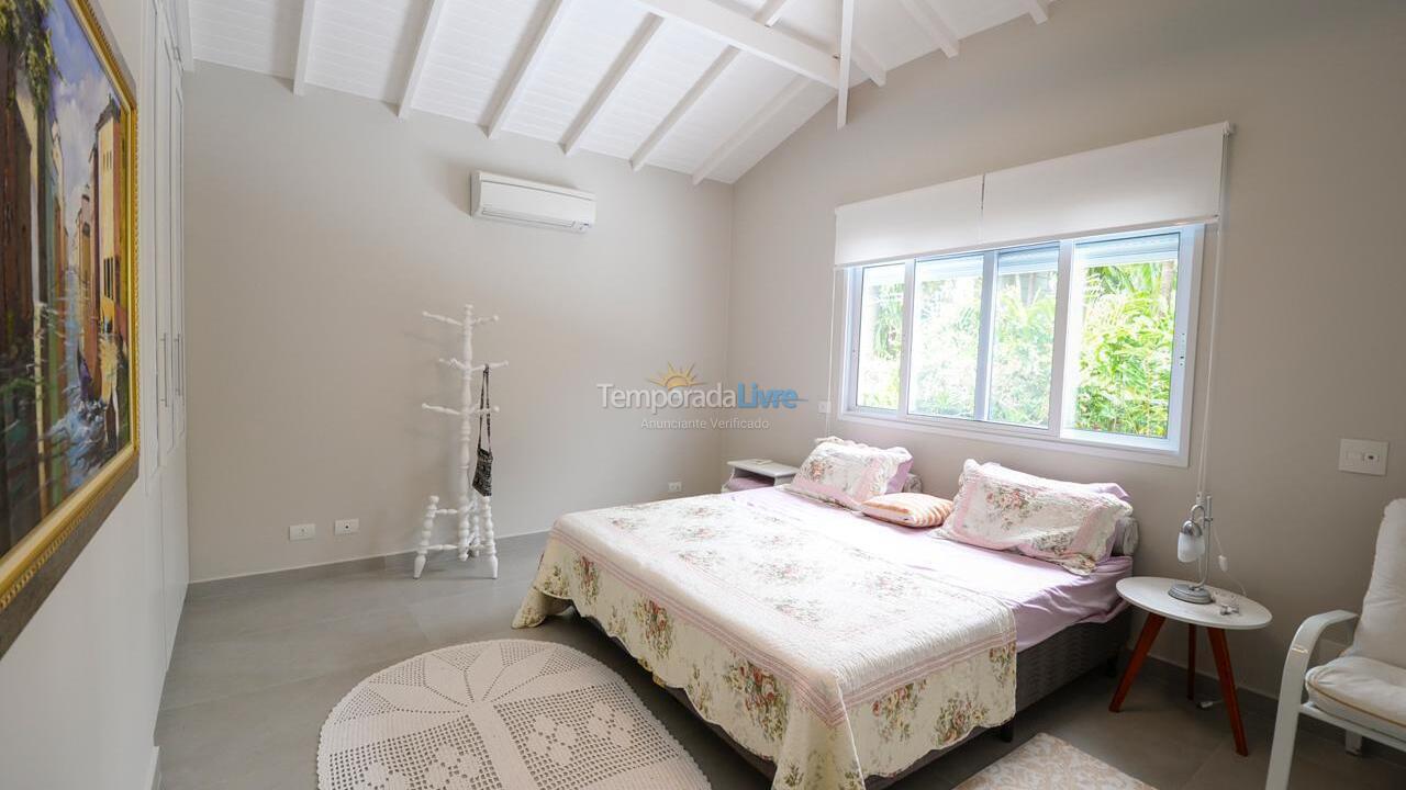 Casa para alquiler de vacaciones em São Sebastião (Praia da Baleia)