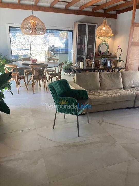 Casa para aluguel de temporada em Ilhabela (Feiticeira)