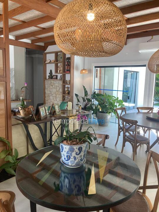 Casa para aluguel de temporada em Ilhabela (Feiticeira)